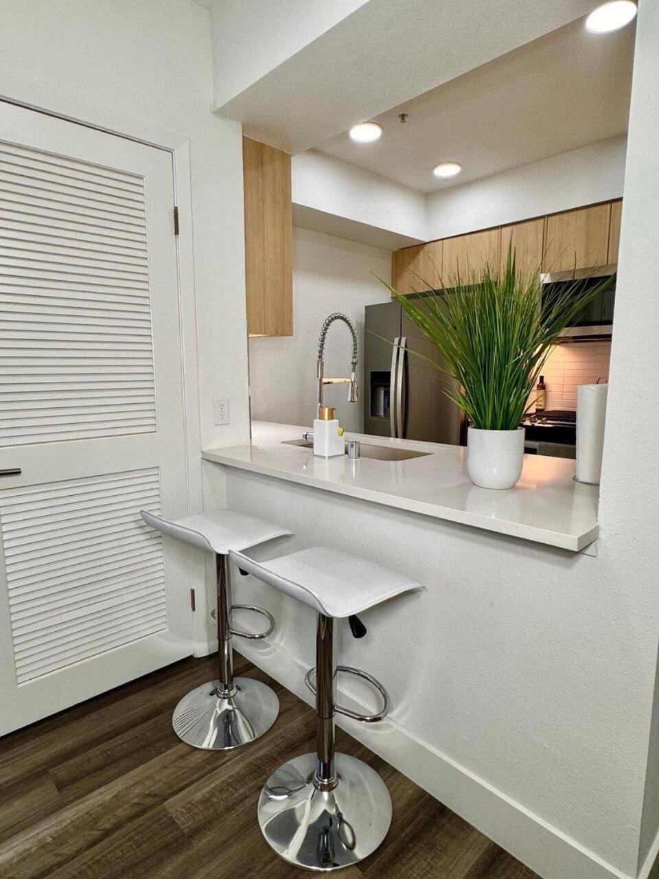 Beautiful 2bd 2bth In Santa Monica Apartment