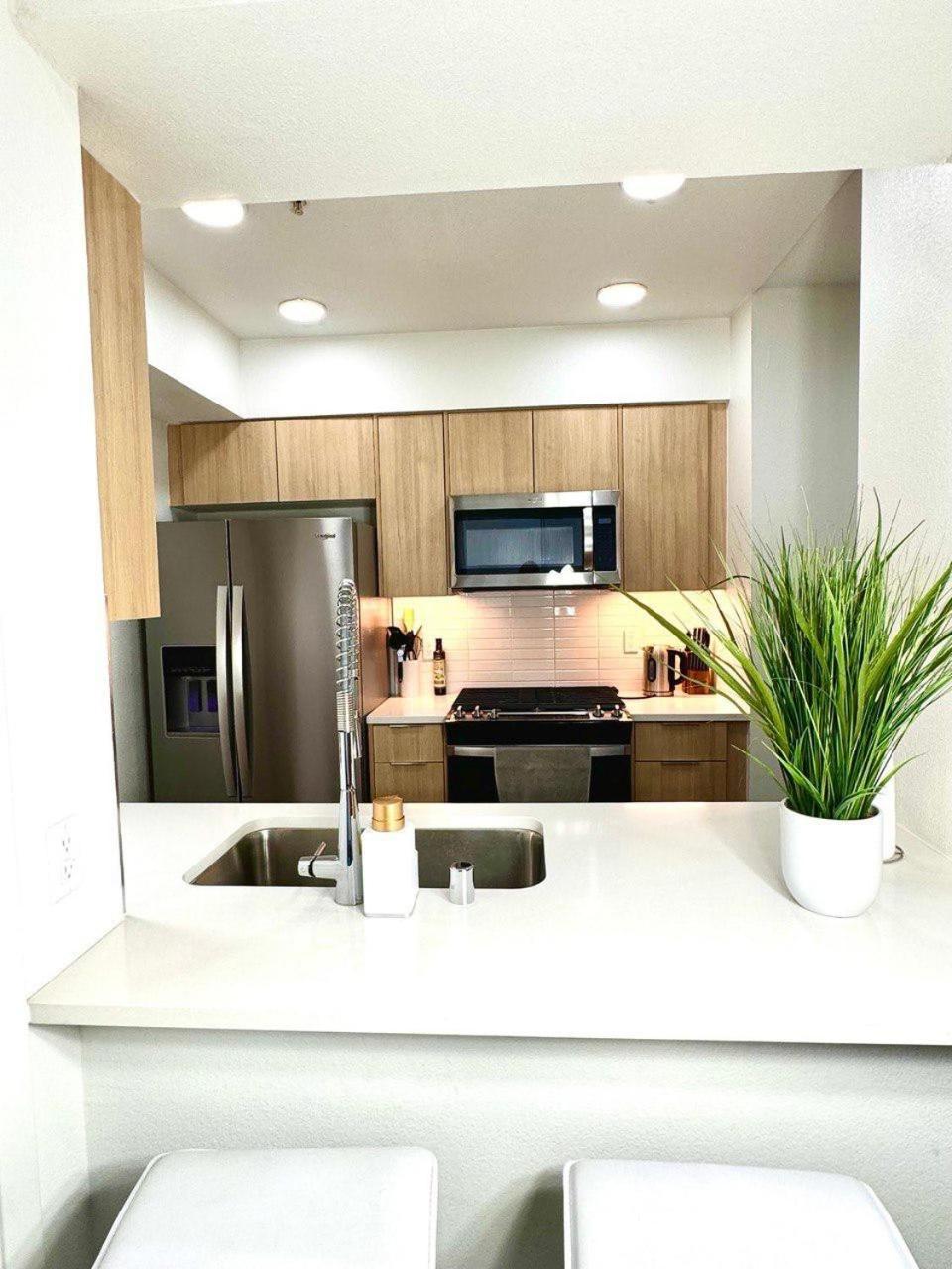 Beautiful 2bd 2bth In Santa Monica *